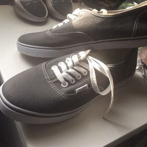 BRAND NEW vans lo pro grey