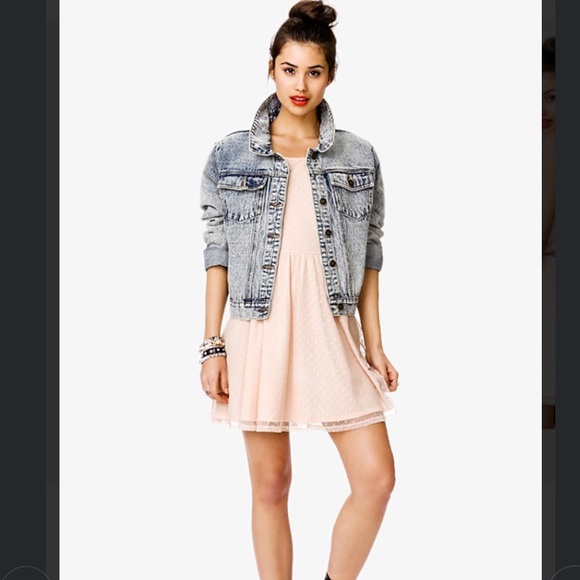 Dresses & Skirts - Host Pick 12/16🎀Light Pink Criss-Cross back Dress
