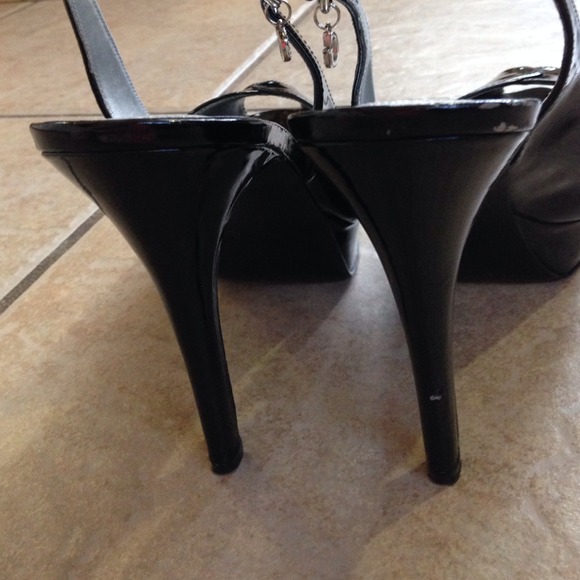 💕Guess Heels💕 - Picture 4 of 4