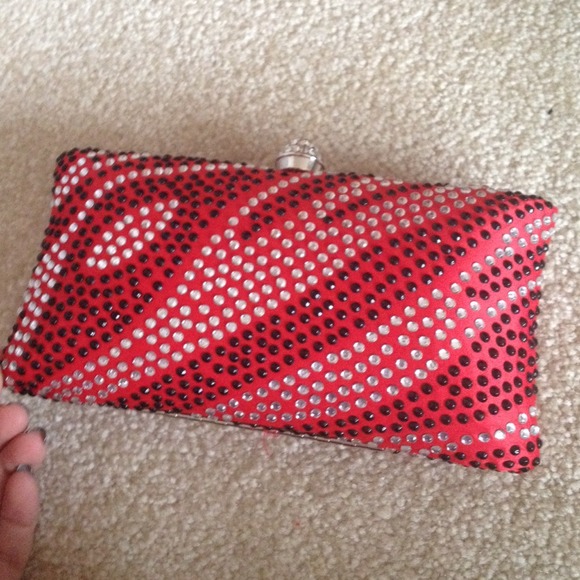 Red clutch
