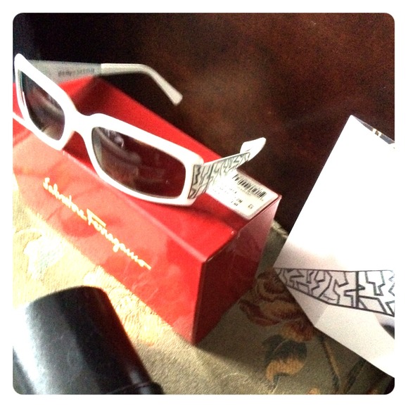 Salvatore Ferragamo sexy Miami White Sunglasses Sm