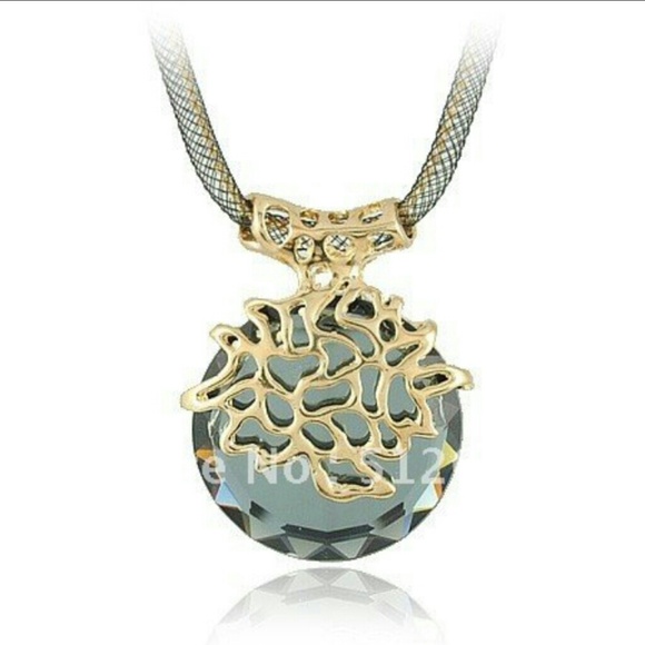 HP 04/09/14!!!! Crystal Pendant Net Chain Necklace - Picture 1 of 4