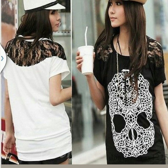 🆕BLACK LACE SHOULDER SKULL TOP.. - Picture 3 of 3