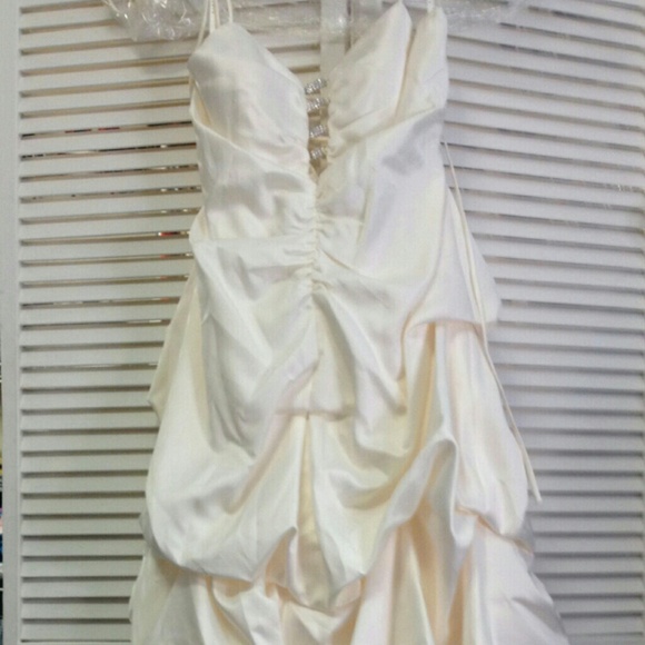 Ivory wedding/prom dress