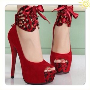 Red bottom heels⛔️on hold⛔️
