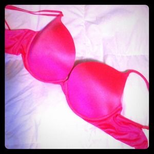 Very sexy Victoria's Secret bra! (PRICE IS FIRM)