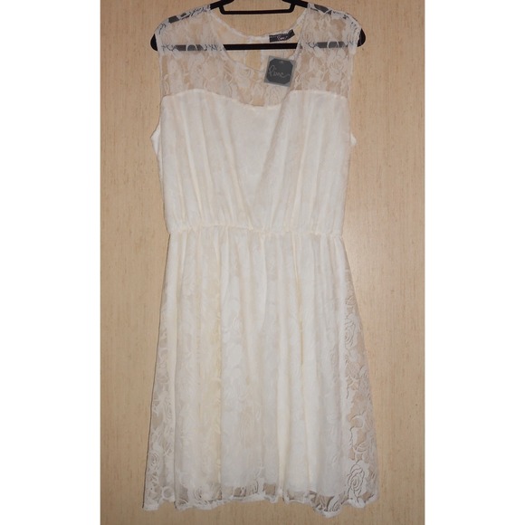 Dresses & Skirts - White Lace Dress