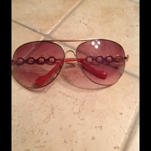 Jessica Simpson aviator sunglasses