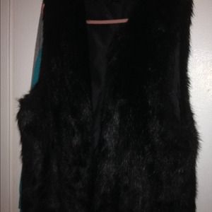 !!!!!! SOOOOLLLLDDD!!!! Black Fur Vest