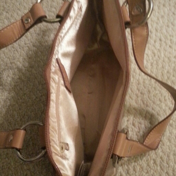 Handbag - Picture 2 of 3