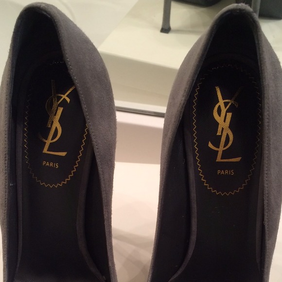 🚫SOLD🚫 🎉HOST PiCK🎉 YSL GREY SHOES - Picture 4 of 4