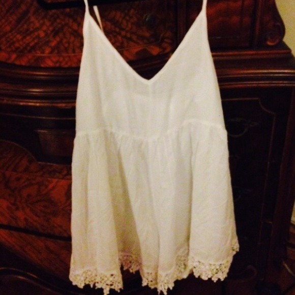 ️⬇️REDUCED⬇️ Crochet Trim Romper (White)