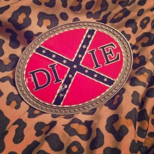 🎀SOLD/bundled free w/purchase! Dixie belt buckle
