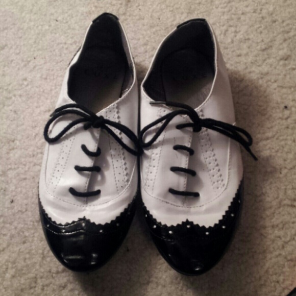 B/w oxfords