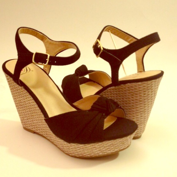 💕Black Wedge Sandals💕
