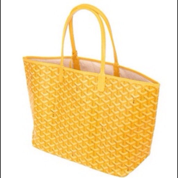 Goyard shoppers