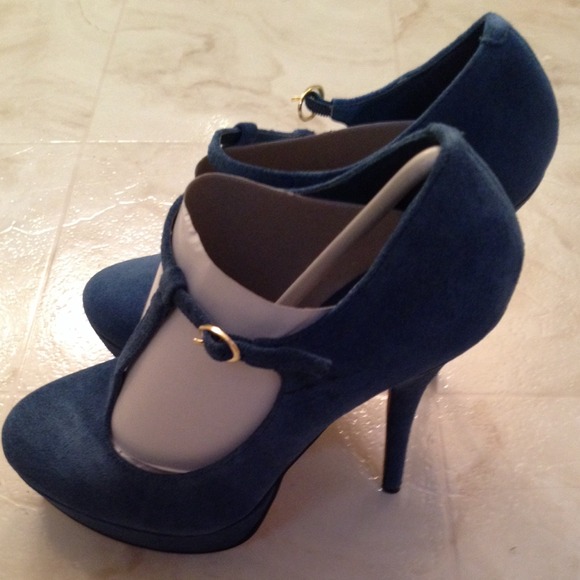 Teal Suede platform pumps