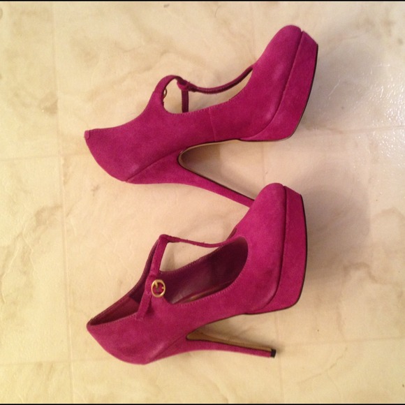Pink suede pumps