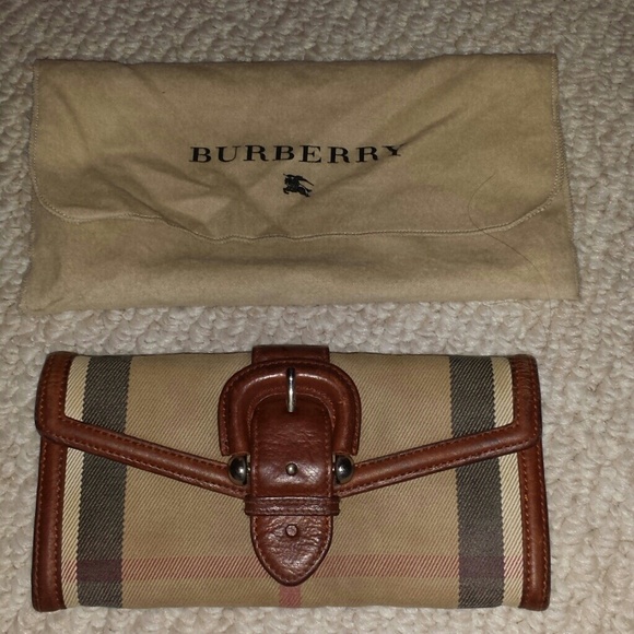 Burberry Flip Wallet - Picture 1 of 4