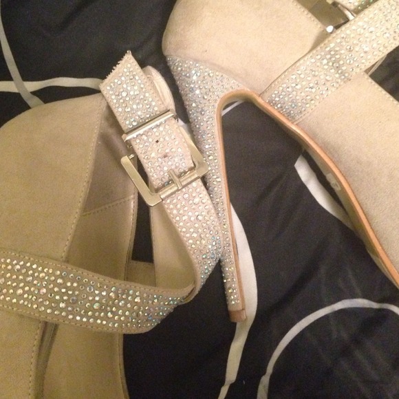 Heels! 🎉 - Picture 2 of 4