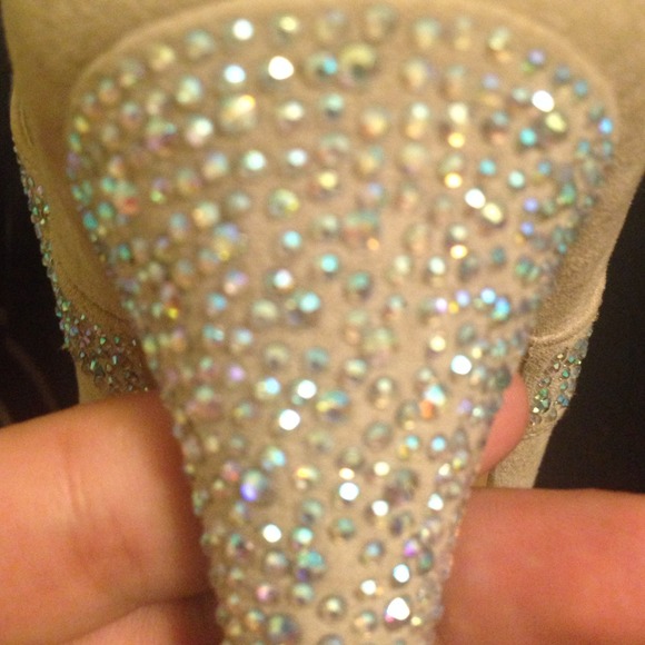 Heels! 🎉 - Picture 3 of 4