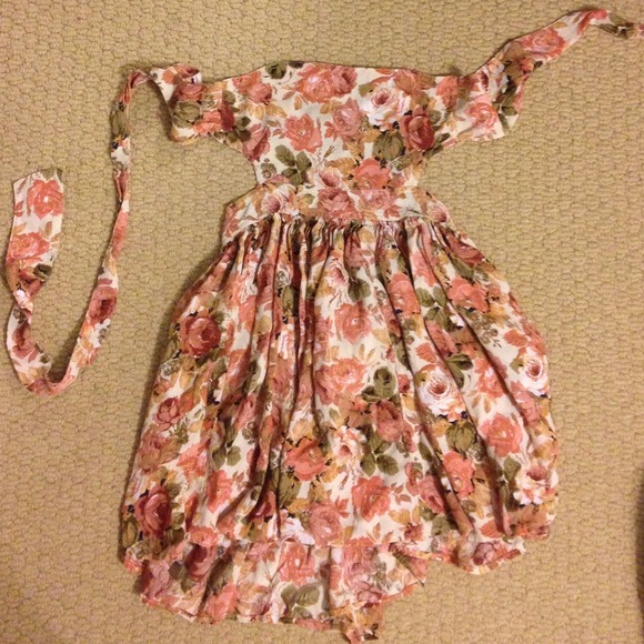 TRADED // Brandy Melville Dani dress pink floral - Picture 2 of 2