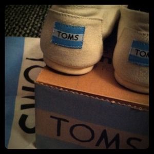 Natural Canvas Women's Classics TOMS