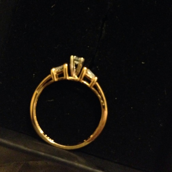 SOLD ON EBAY🎀Gorgeous diamond ring💎 - Picture 3 of 4