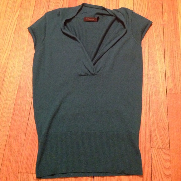 Emerald green short sleeve shirt from the Limited! - Picture 3 of 4