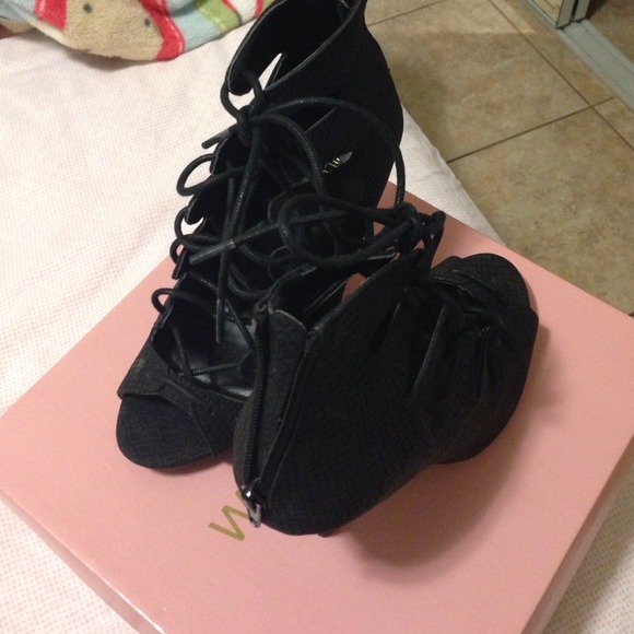 Shoes - Picture 3 of 3