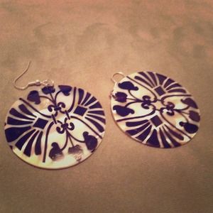 Hand-Painted B&W Pattern Unique Seashell Earrings