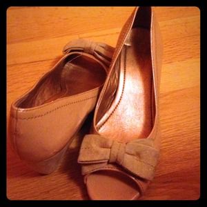 Peep-toe kitten heel wedges