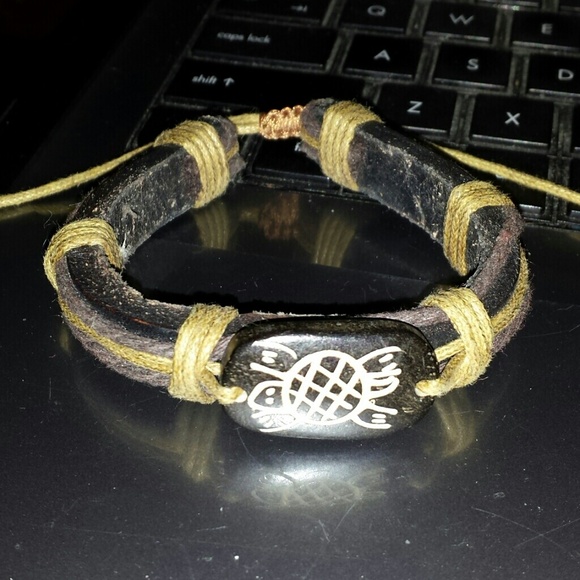 ***TRADED*** Awesome Hawaiian turtle bracelet - Picture 1 of 3