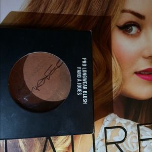 Mac blush in eternal sun