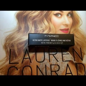 Mac lipstick in heaux