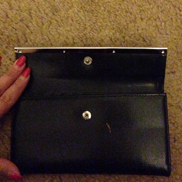 GUESS WALLET - Picture 2 of 4