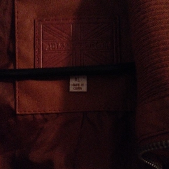 Brown leather jacket - Picture 2 of 2