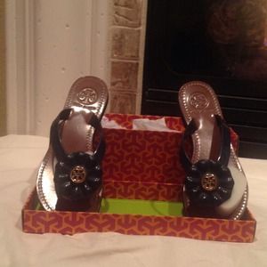 navy blue adalia tory burch thong in box