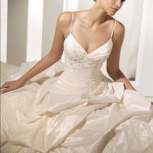 Pronovias 2010 Moka bridal gown