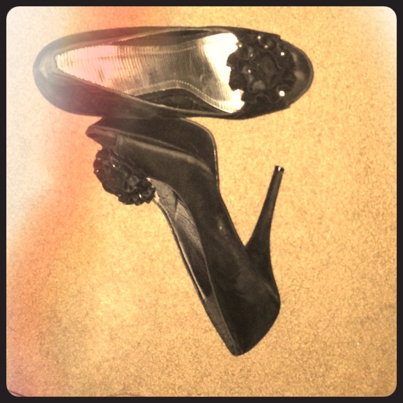 Open toe black pumps