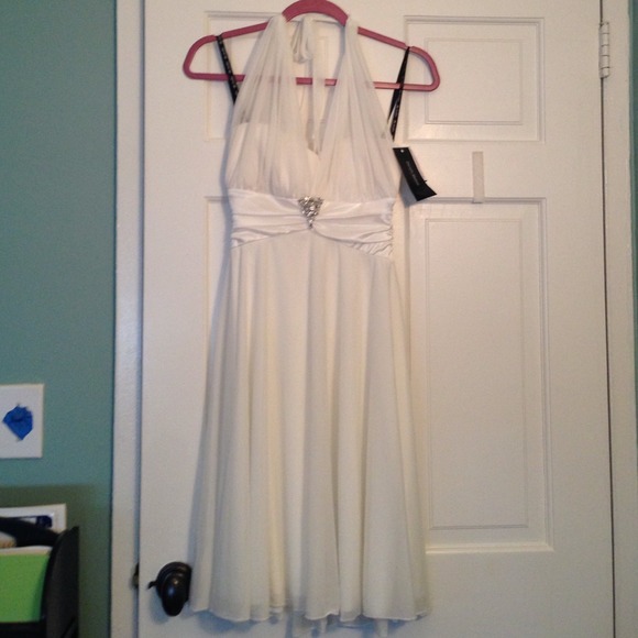 David's Bridal halter top wedding Dress. - Picture 1 of 2