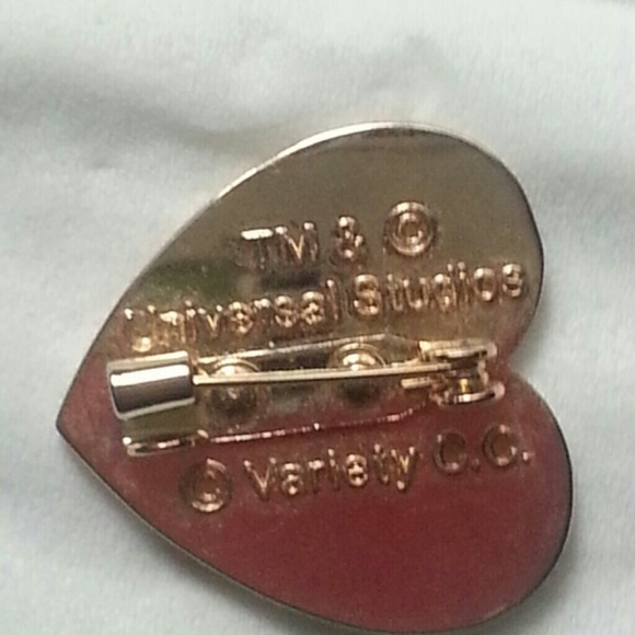 Signed pin - Picture 2 of 3