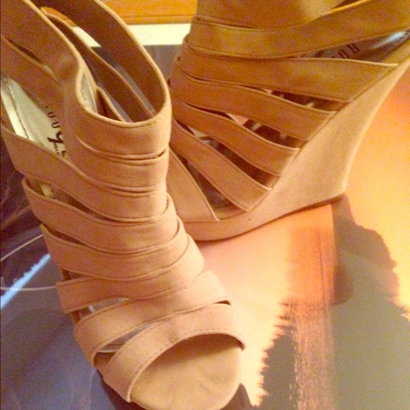 Shoes - Beige Wedges