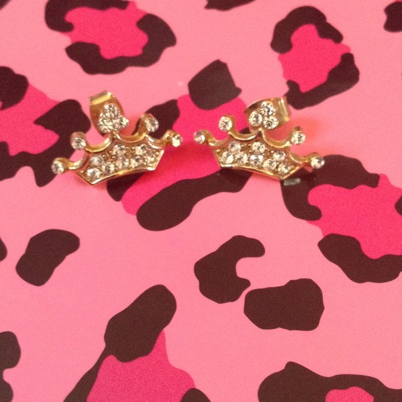 Gold princess earrings