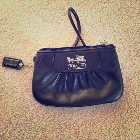 *AUTHENTIC* Coach wristlet - Picture 1 of 1