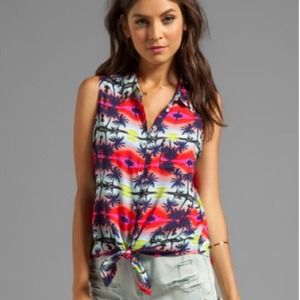C&C California Tie Front Sleeveless Shirt