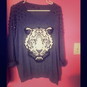 Tiger sweatshirt with studded shoulders
