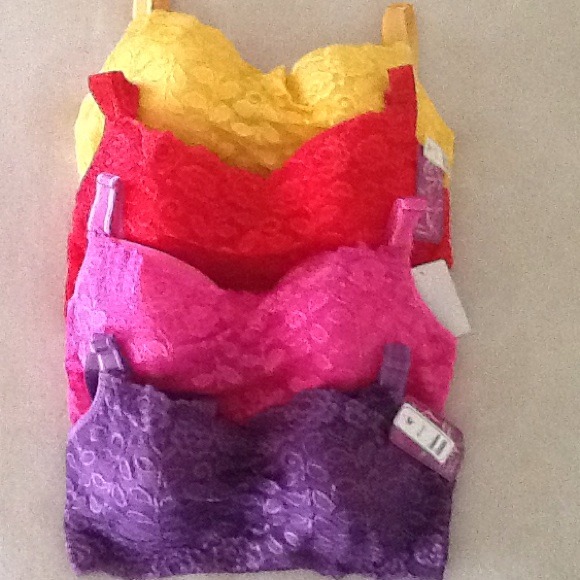 Set of 4 pretty lace overlay bras