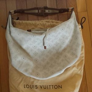 Auth Louis Vuitton Onatah Cuir GM Hobo Ivory