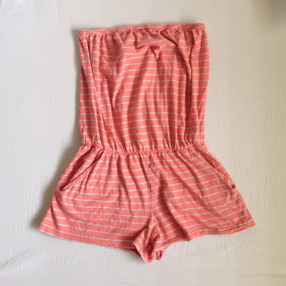 Forever 21 Strapless Striped Romper Size Small - Picture 1 of 4